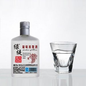 綠緹葡萄蒸餾酒