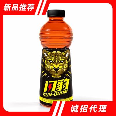 閃豹?；撬峒訌娦途S生素果味飲料